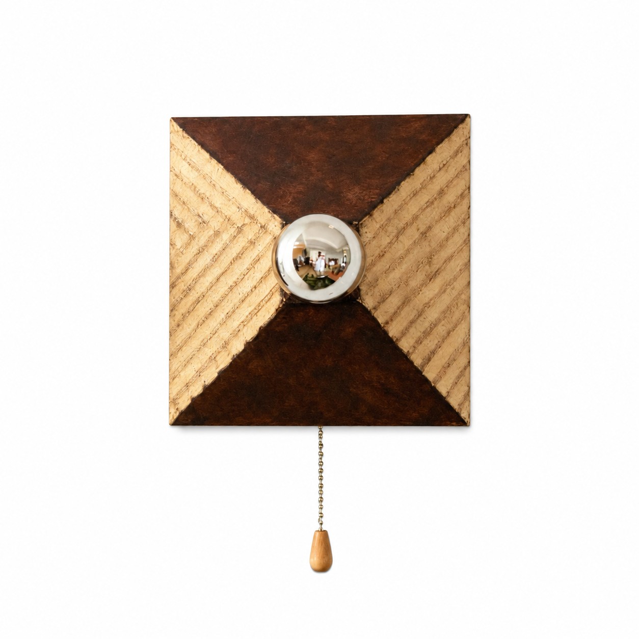 Geometric Resin Wall Light With Metal Pull Chain