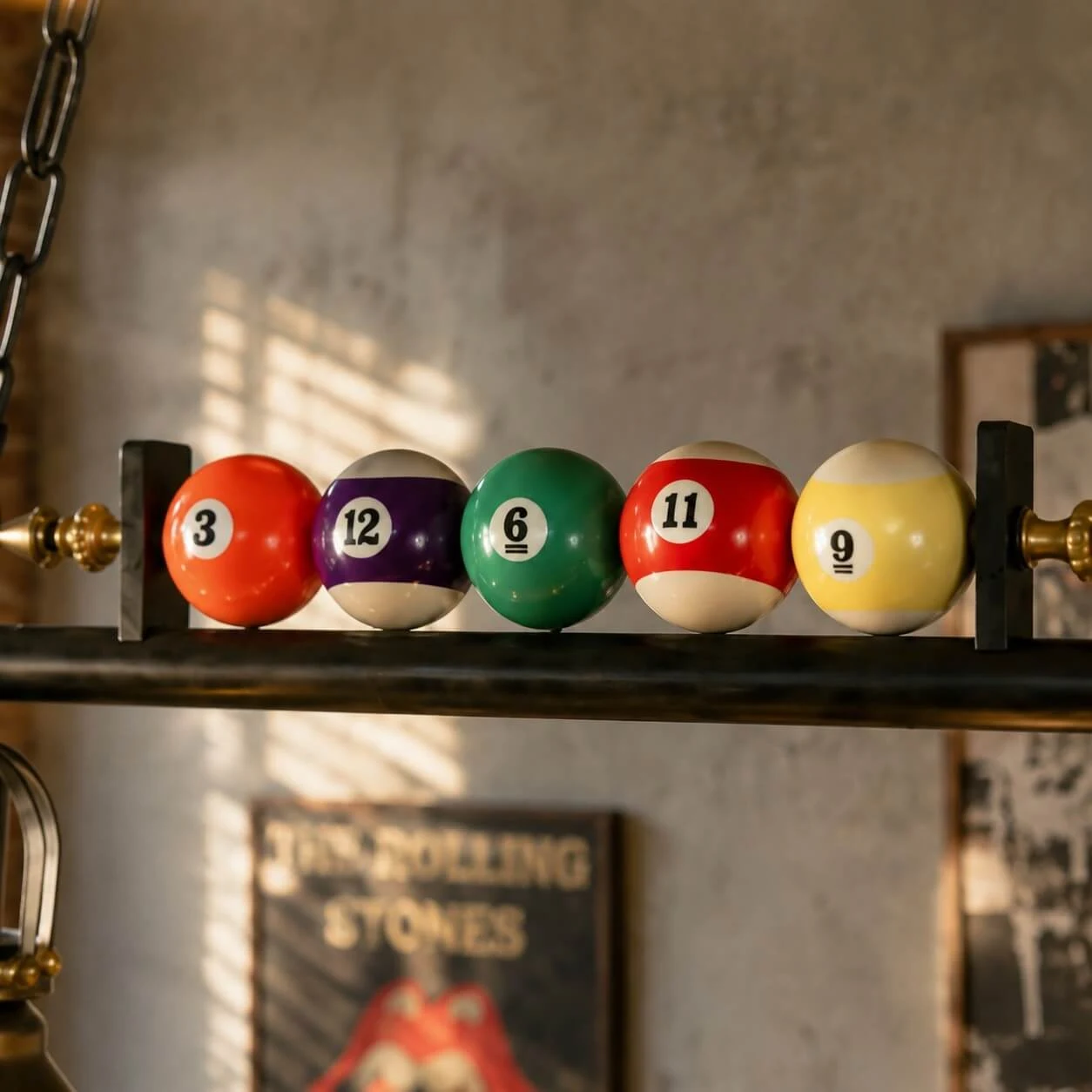 Billiard-ball detail on the horizontal frame