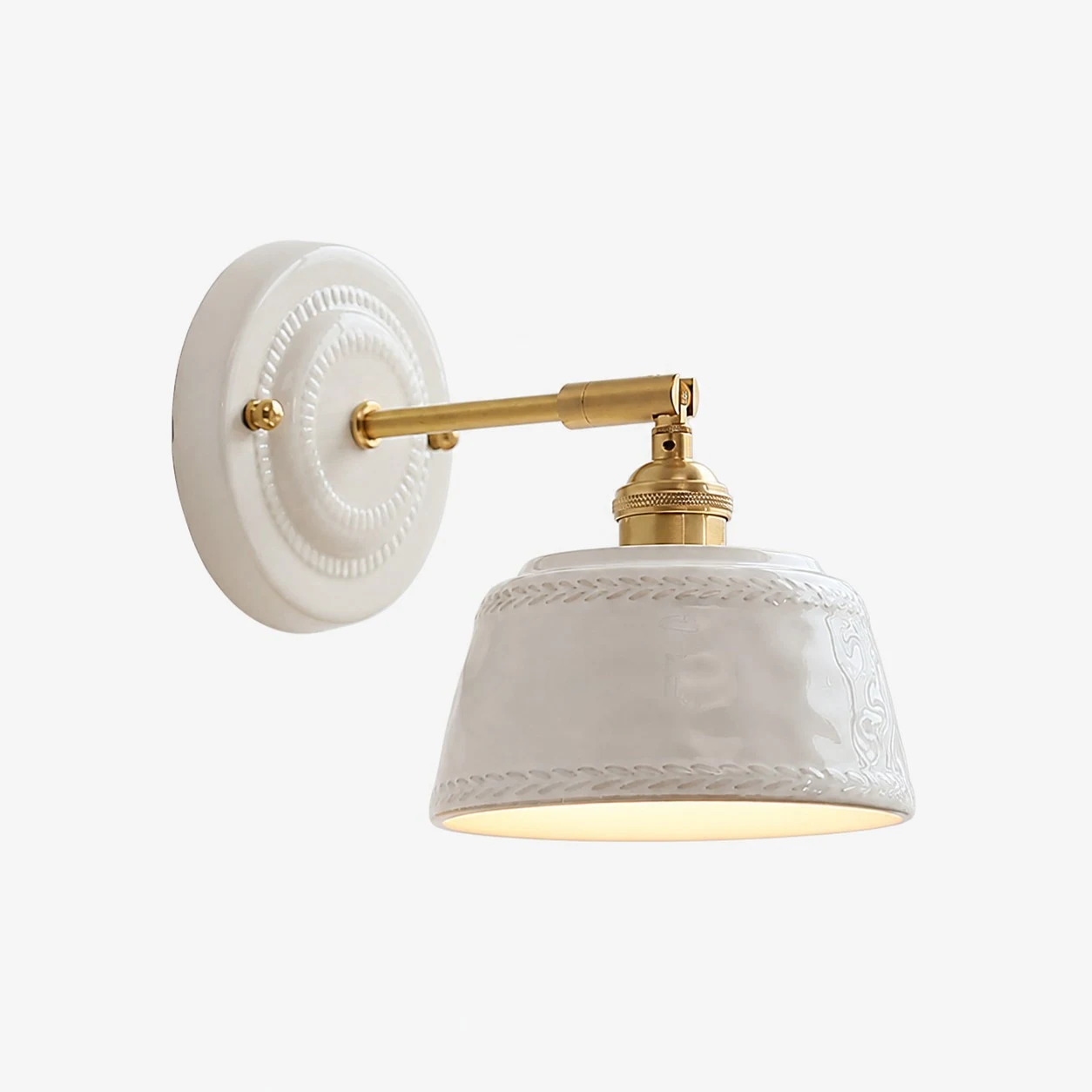 White ceramic wall lamp