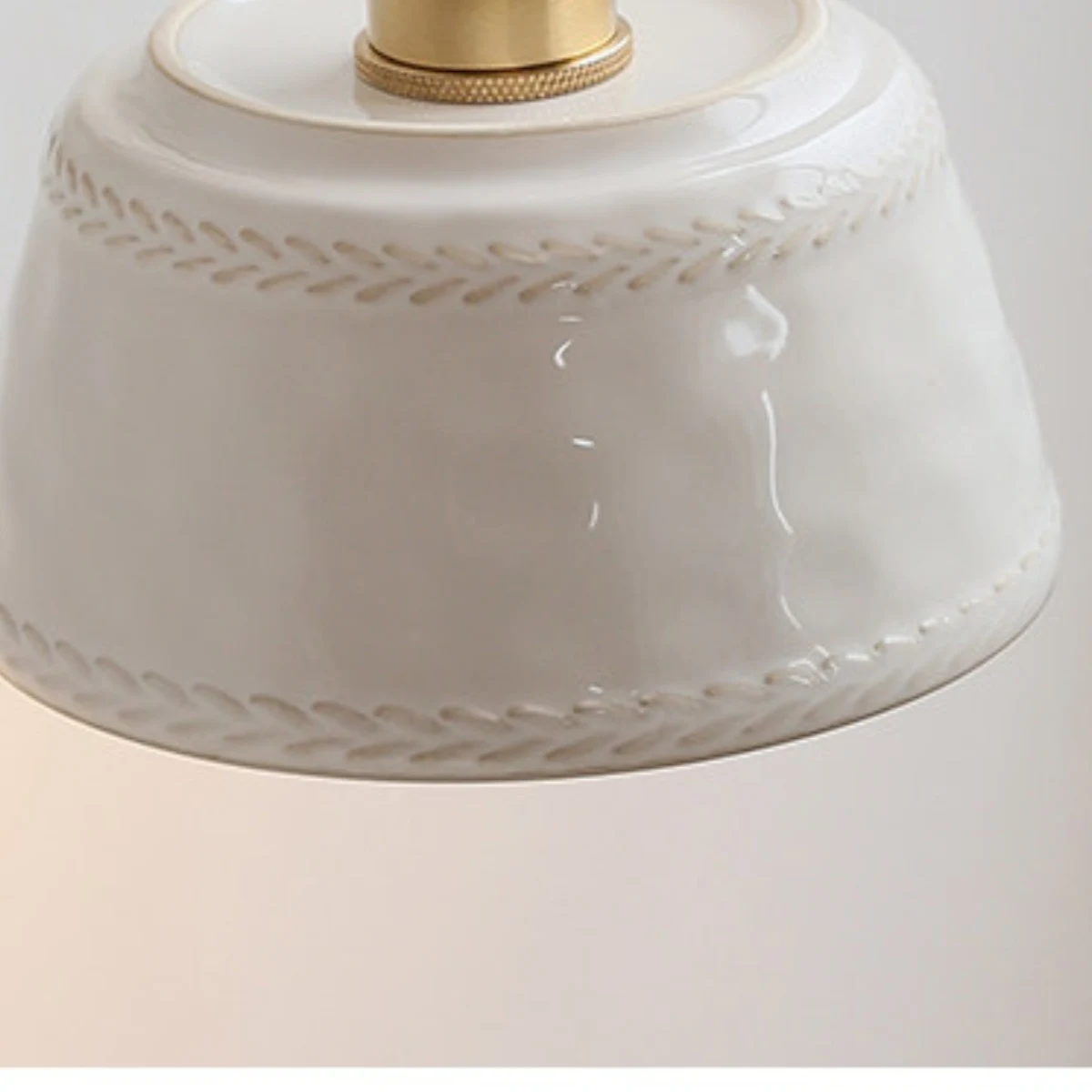 Round ceramic wall base detail