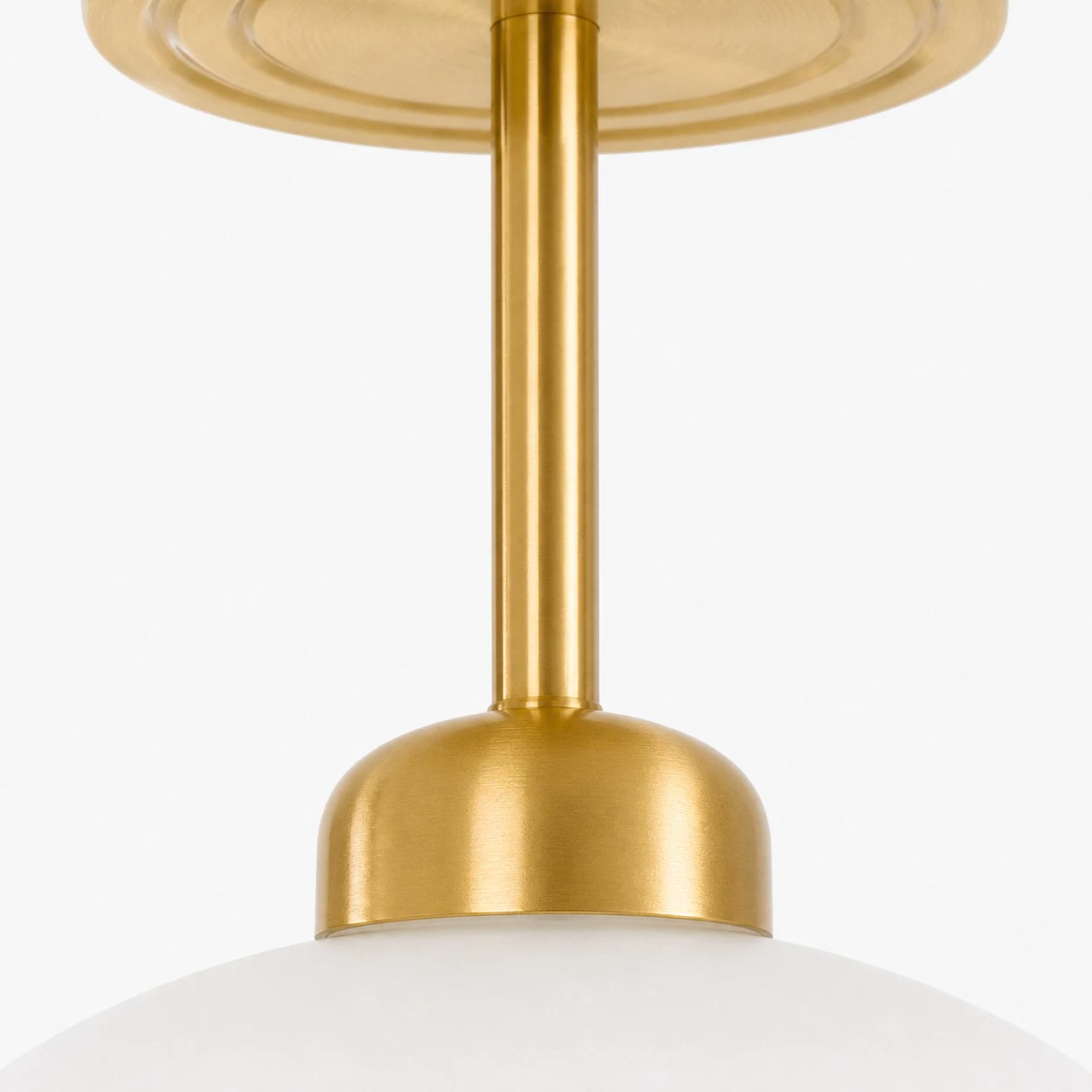Extended stem and shade holder detail